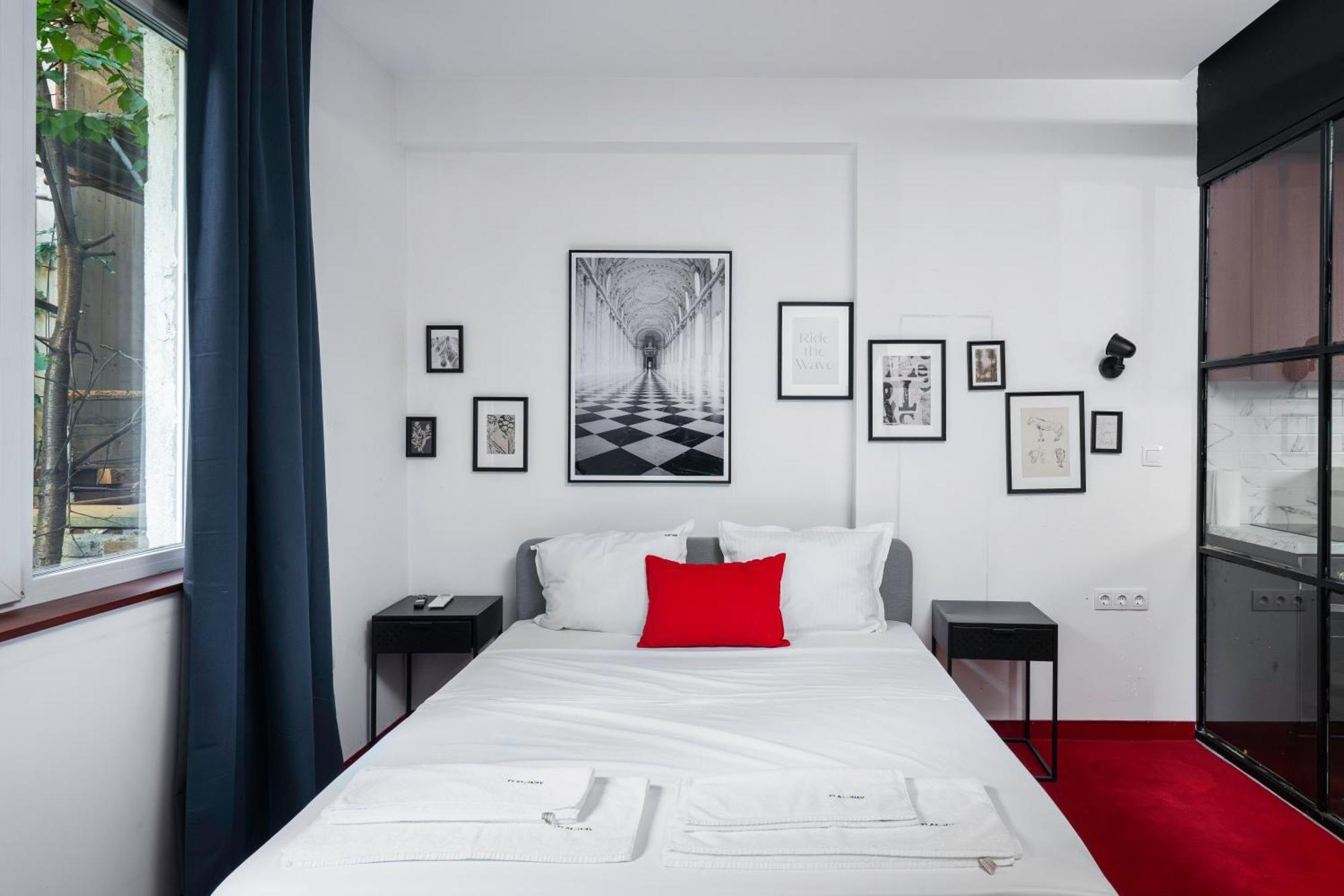 Central Art-Inspired Flat With Private Garage Sofia Exterior photo